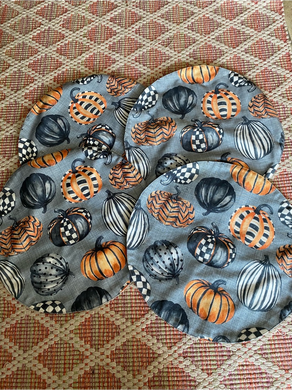 Max Studio Set of 4 Halloween Pumpkin round Placemats - Gray & Orange